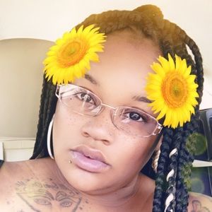 Meet your Posher, Toya